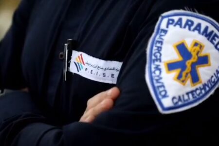 انتقال بیمار اورژانسی در پی بارندگی شدید و مسدود شدن مسیرهای دسترسی توسط تیم عملیاتی منطقه ویژه