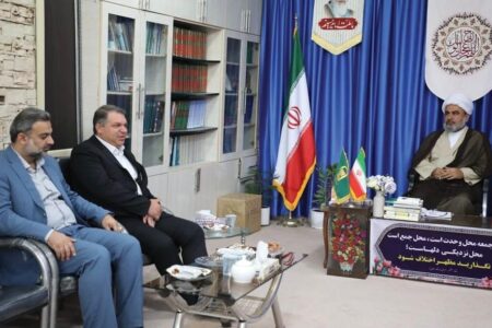 دیدار مدیرعامل منطقه ویژه اقتصادی پارسیان با امام جمعه شهرستان پارسیان به مناسبت دهه فجر؛ تأکید بر شتاب‌بخشی به توسعه زیرساخت‌ها و جذب سرمایه‌گذار