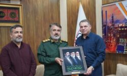 تقدیر فرمانده ناوتیپ412 ذوالفقار از مدیرعامل منطقه ویژه اقتصادی پارسیان