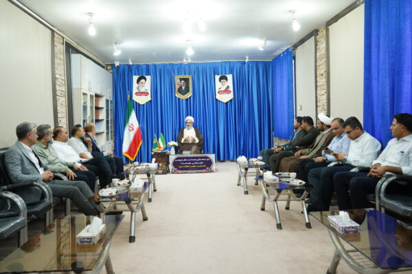 دیدار سرپرست شرکت توسعه صنایع انرژی‌بر پارسیان با امامان جمعه اهل تشیع و تسنن شهرستان پارسیان