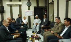 دیدار سرپرست شرکت توسعه صنایع انرژی‌بر پارسیان و فرماندار شهرستان با مدیر آموزش و پرورش پارسیان